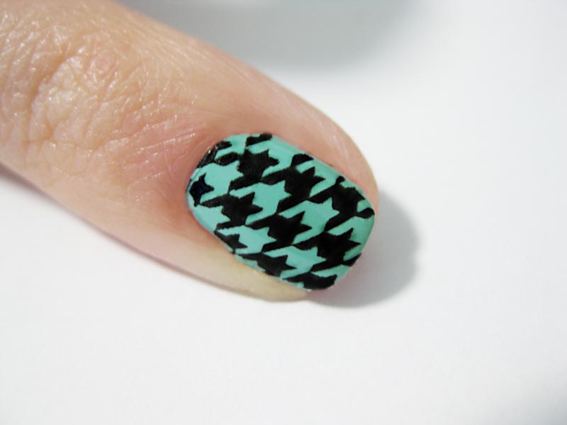 Green And Black Houndstooth Nail Art