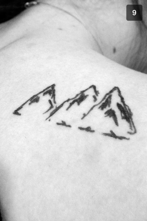 Mountains Range Simple Tattoo On Right Back Shoulder