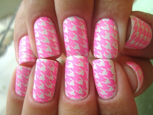 Pink And White Beautiful Houndstooth Nail Art Design