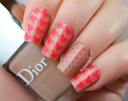 Red Houndstooth Nail Art Design