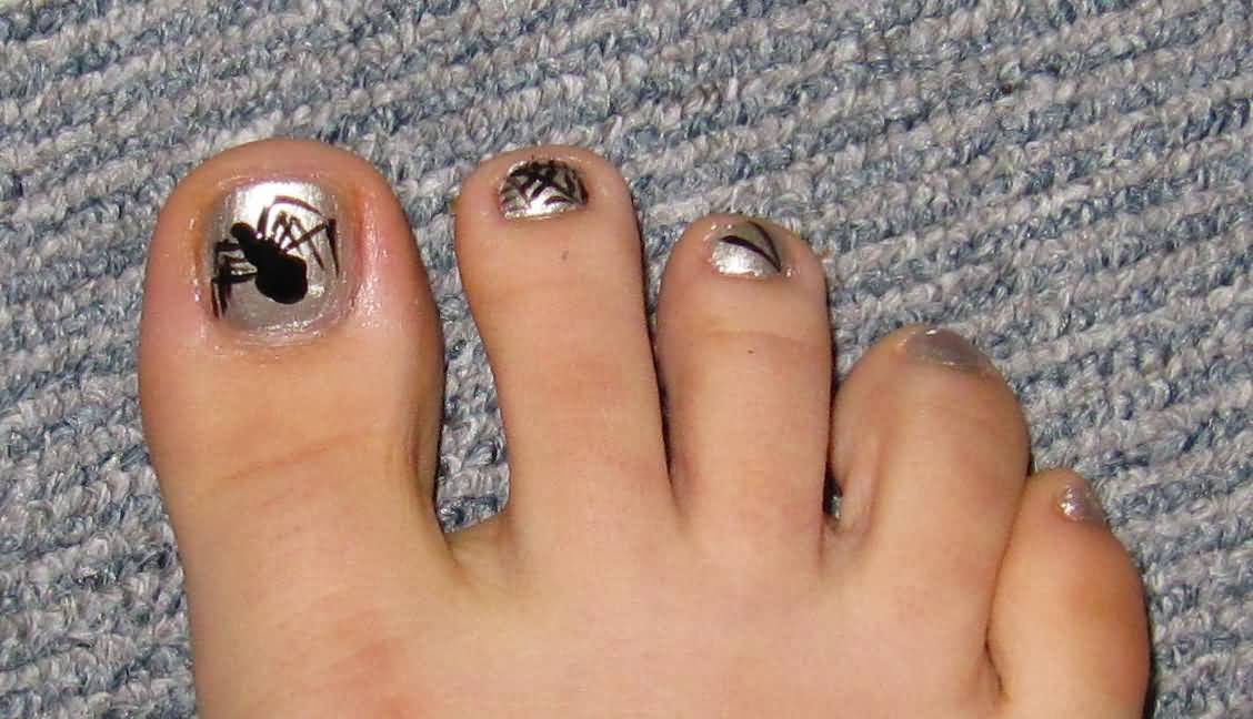 Silver Nails With Black Spider Halloween Nail Art For Toe