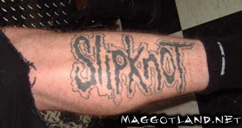 Simple Slipknot Logo Tattoo On Leg