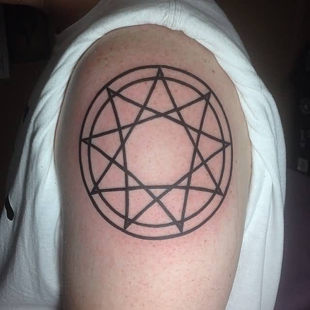 Simple Slipknot Star Tattoo On Left Shoulder