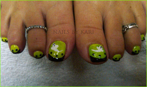Spooky And Ghost Halloween Toe Nail Art Designs
