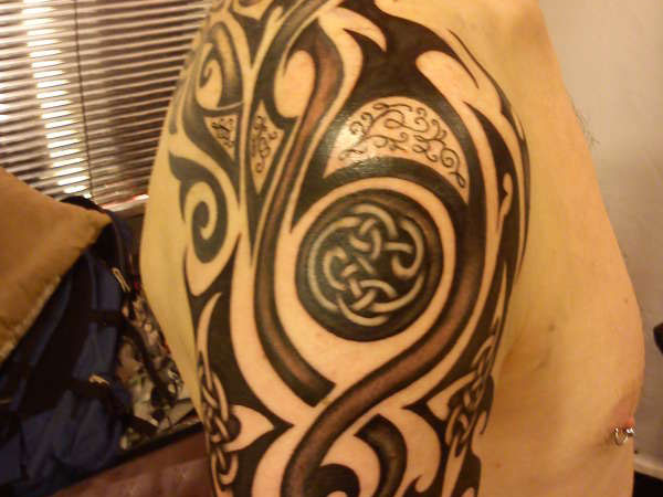 Amazing Celtic Knot And Tribal Tattoo On Right Shoulder