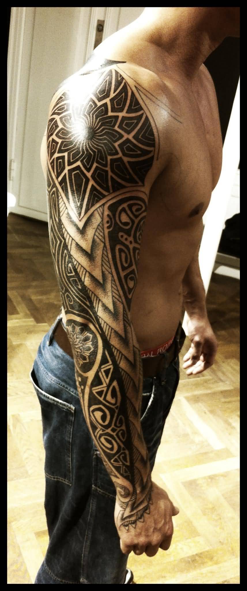 Beautiful Polynesian Tribal Tattoo On Right Full Sleeve