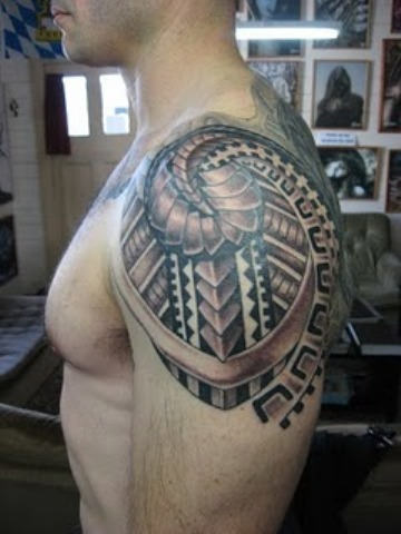 Black And Grey Samoan Tattoo On Left Shoulder