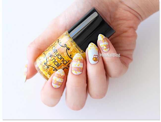 Cute White Stripes With Bee Design Nail Art