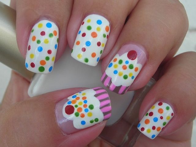 Multicolor Dots Cupcake Nail Art