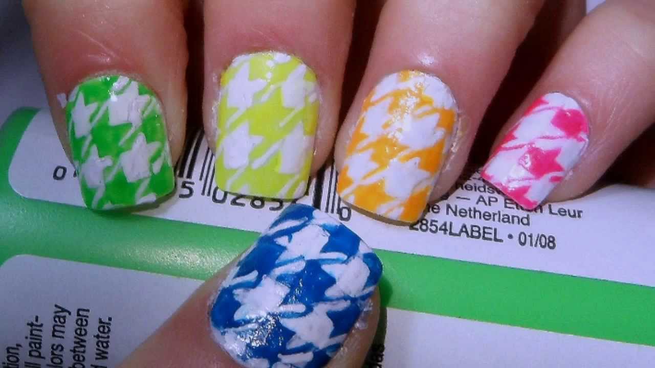 Multicolor Houndstooth Pattern Nail Art