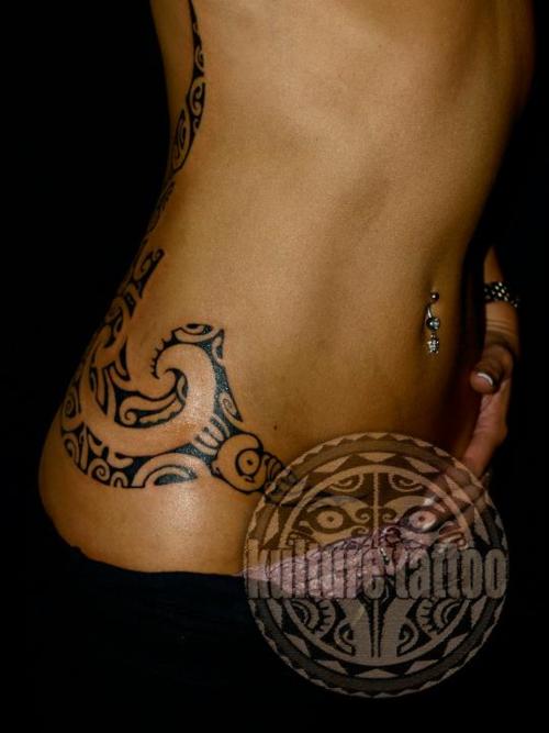 Nice Hawaiian Tribal Tattoo On Right Hip