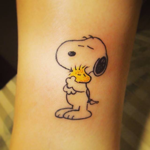 Outline Snoopy Tattoo Idea
