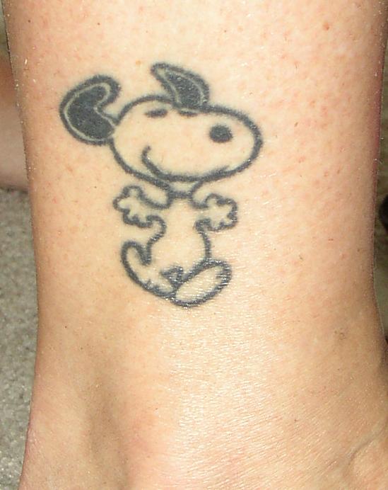 Outline Snoopy Tattoo On Leg