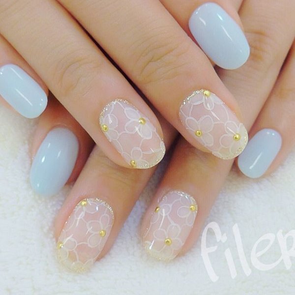 Pastel Nail Art With Flowers Design