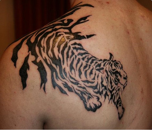 Spectacular Tribal Tiger Tattoo On Left Upper Back Shoulder