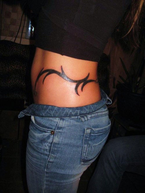 Tribal Simple Design Tattoo On Hip For Girl