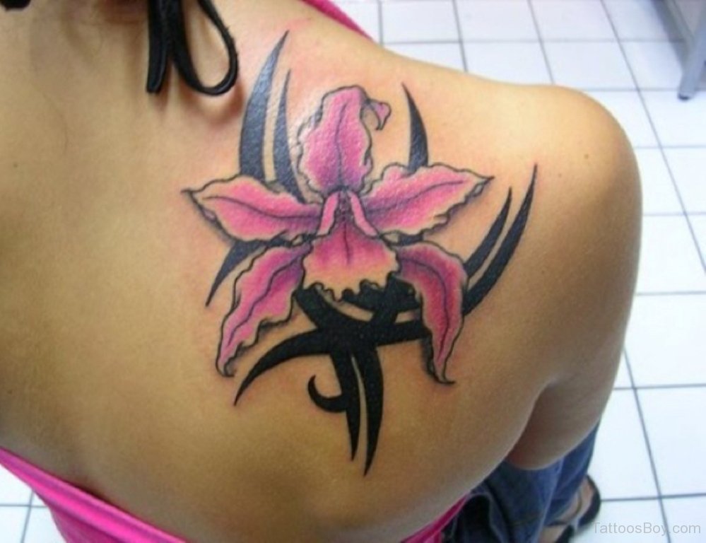 Very Nice Tribal Lily Tattoo On Right Back Shoulder