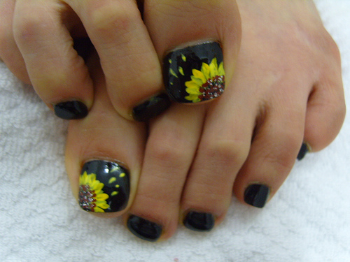 Black Nails With Sunflowers Toe Nail Art