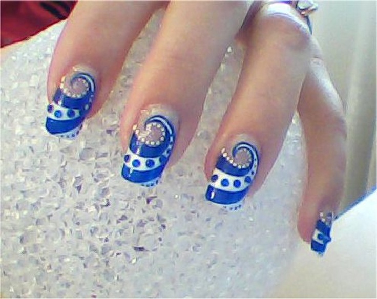 Blue Spiral Design Winter Nail Art