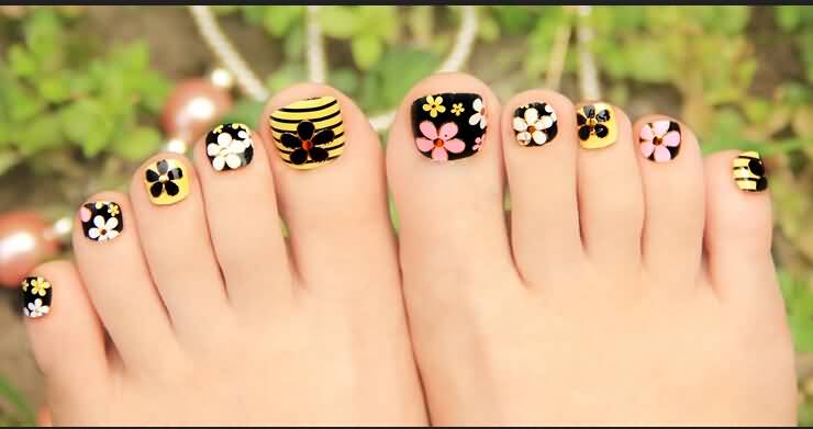 Floral Toe Nail Art Design