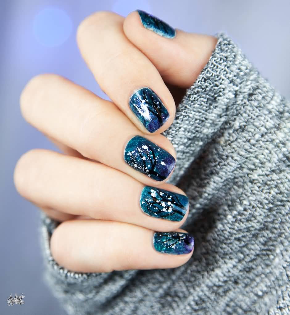 Glitter Blue Winter Nail Art Design Idea