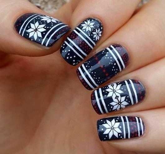 Glossy Navy Blue Nails With White Snowflakes Design Winter Nail Art