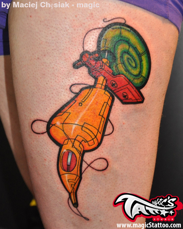Lovely Machine Snail Tattoo On Left Thigh