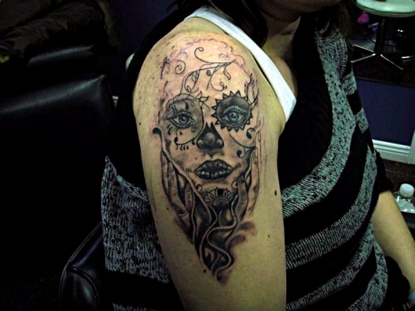 Nice Girl Clown Painting Evil Tattoo On Right Shoulder