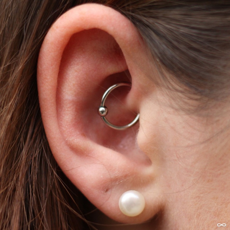 Pearl Lobe And Silver Bead Ring Daith Piercing