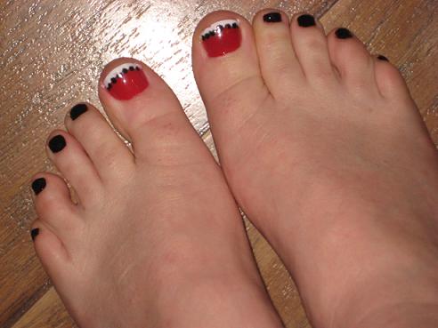 Red And Black Toe Nails With White Tip Design Idea