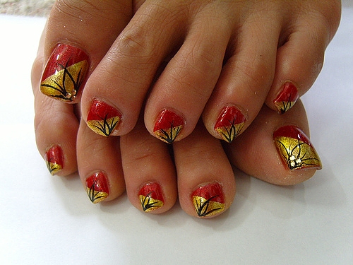 Red And Gold Toe Nail Art Design Idea
