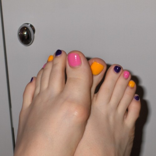 Simple Colorful Toe Nail Art Design