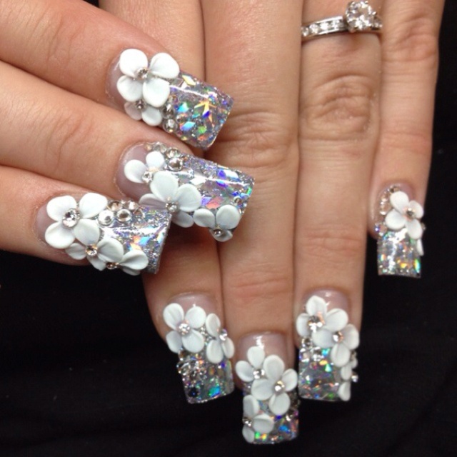 Sparkle Gel Nails With White 3D Flowers Nail Art
