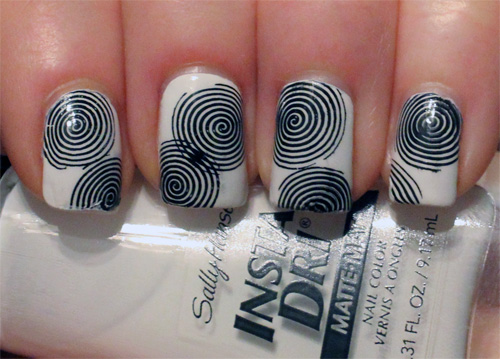 Black And White Spiral Design Nail Art