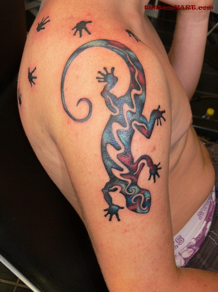 Colorful Reptile Lizard Tattoo On Right Half Sleeve