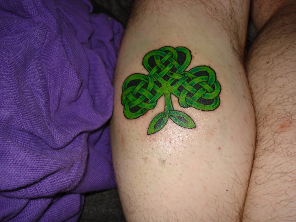 Fine Celtic Shamrock Tattoo