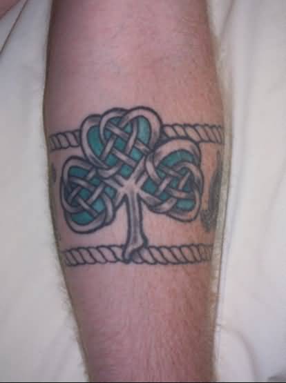 Grey And Green Celtic Style Shamrock Armband Tattoo