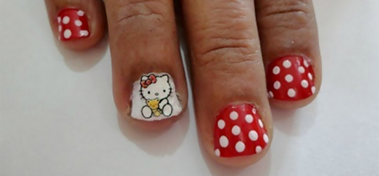 Hello Kitty Accent Cartoon Nail Art With Polka Dots Design Idea