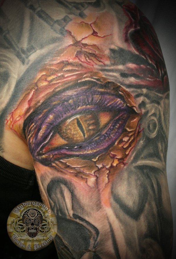 Nice Reptile Eye Color Tattoo