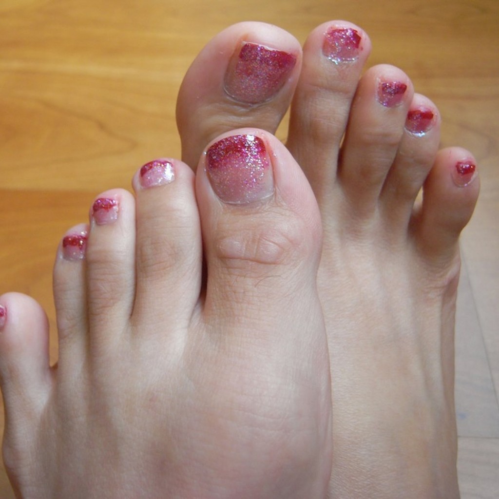 Pink Toe Glitter Nail Art