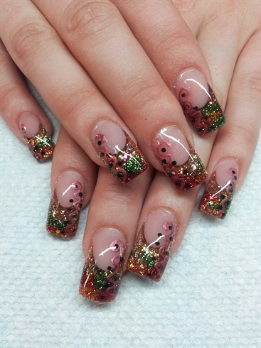 Red And Green Glitter Nail