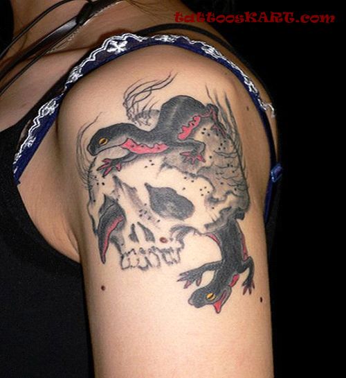Reptile Lizards And Skull Tattoo On Left Shoulder