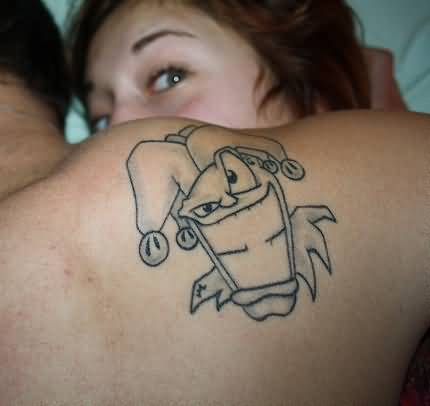 Simple Jester Head Tattoo On Right Back Shoulder