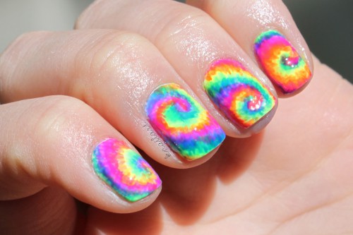 Stunning Multicolored Water Marble Spiral Design Nail Art Idea