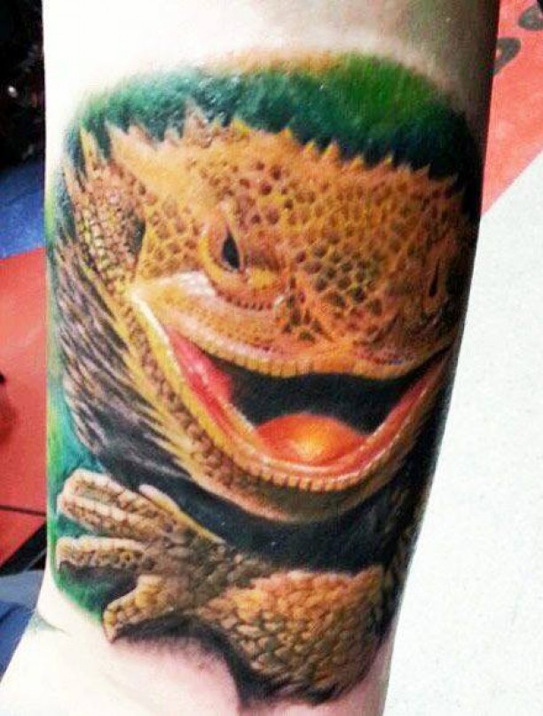 Superb 3D Angry Reptile Echsen Tattoo