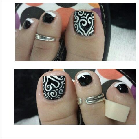 Black And White Spiral Design Toe Nail Art