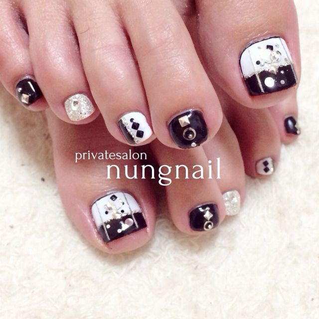 Black And White Toe Nail Art With Studs Design Idea