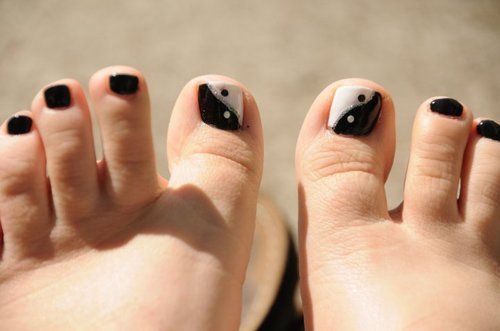 Black And White Yin Yang Toe Nail Art
