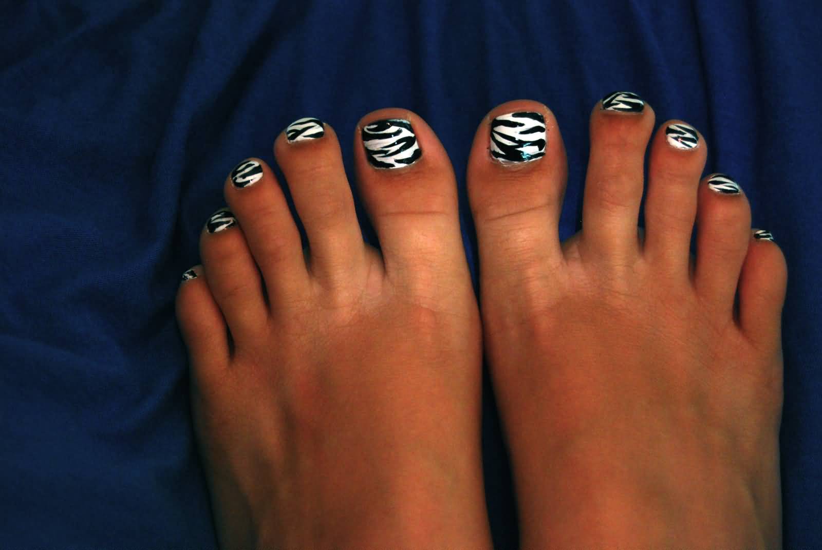 Black And White Zebra Print Toe Nail Art Design