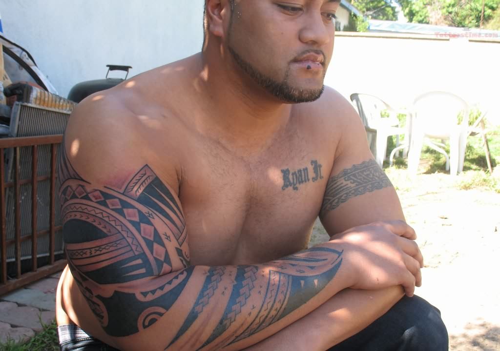 Black Samoan Tribal Tattoo On Biceps